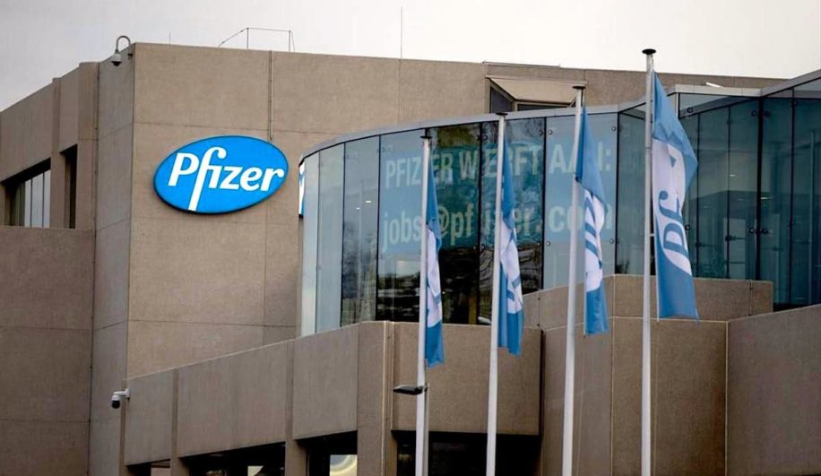 pfizer prevoit reduire temps production vaccin covid-19 50 pourcent