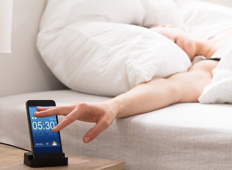 pourquoi se reveille souvent avant alarme