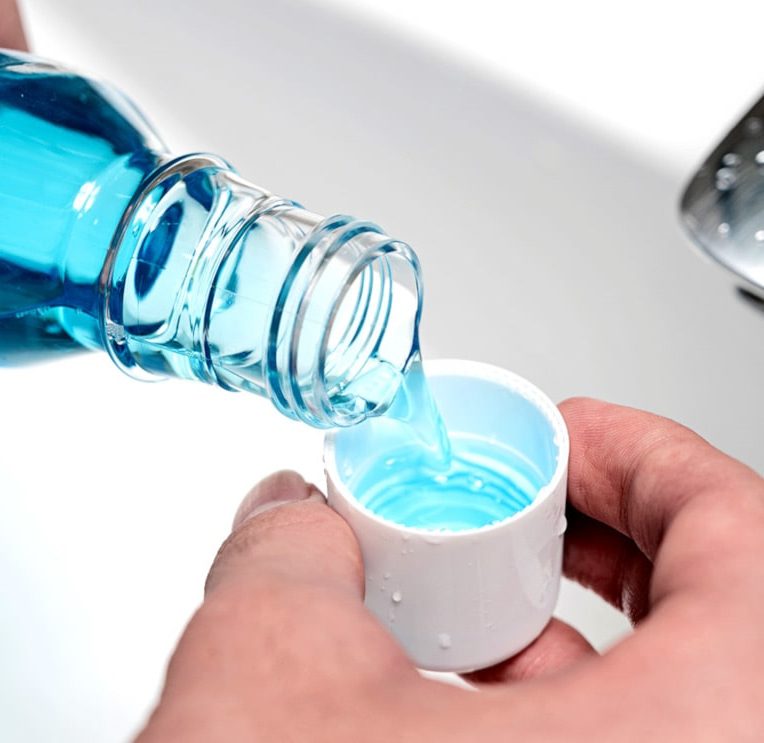 bains bouche virus covid-19