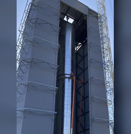 elon musk devoile photo premier etage super heavy starship