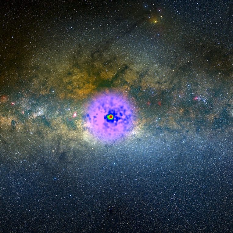mysterieuse lueur captee centre galaxie pourrait etre due a matiere noire