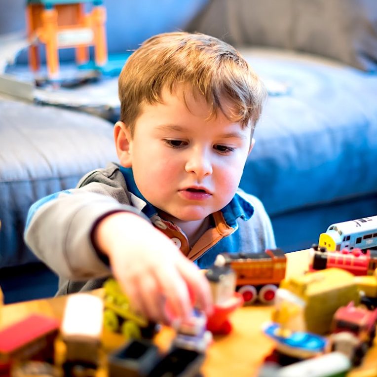 vaste etude jouets plastique revele plus 100 substances potentiellement nocives