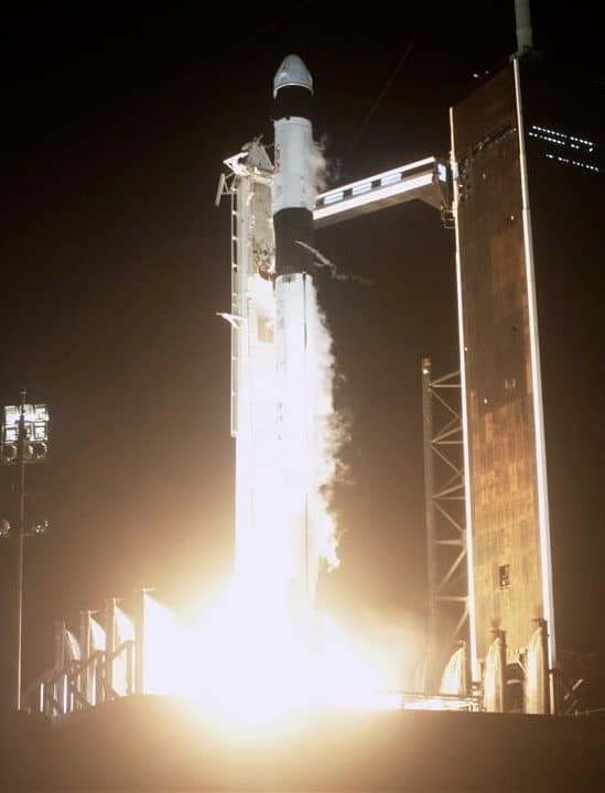 decollage reussi vers iss mission crew-2