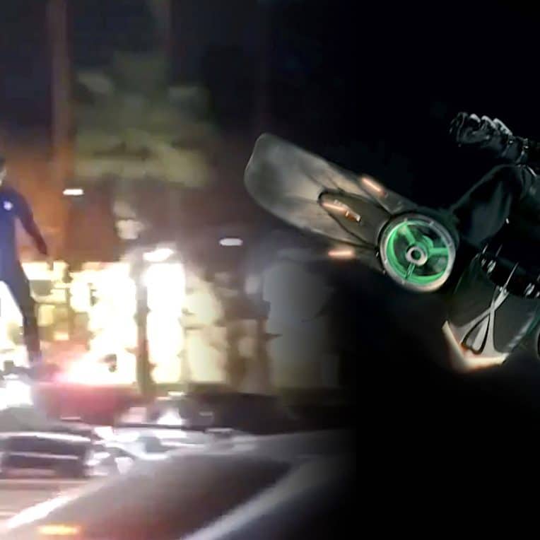 homme se balade en ville sur drone geant video