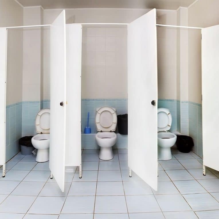 toilettes publiques milliers gouttelettes expulsees chasse eau