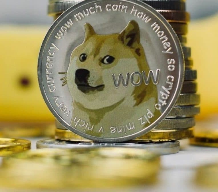 cadre goldman sachs demissionne gagne millions dogecoin