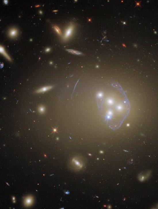 hubble capture epoustouflante photo amas galactique abell 3827