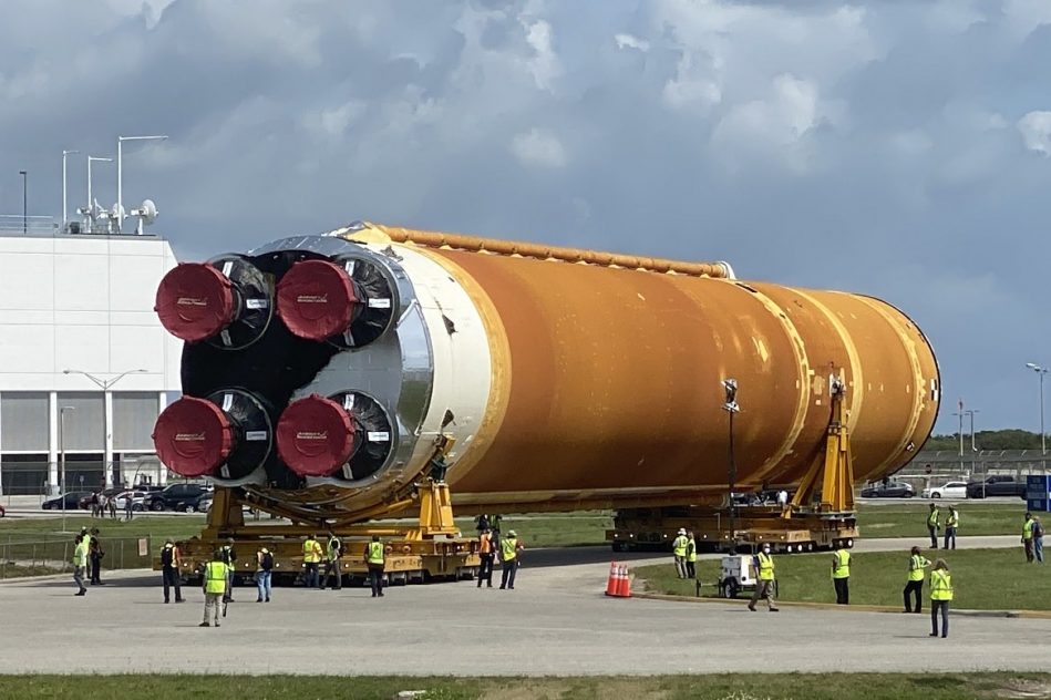 mega fusee sls nasa en cours assemblage