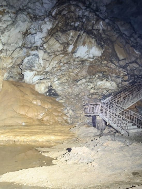 adn humain vieux 25000ans retrouve sediments grotte