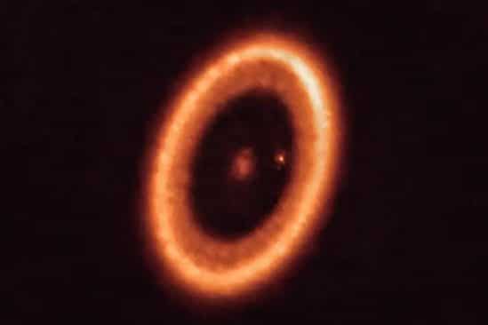 astronomes detectent disque permettant formation lunes autour exoplanete