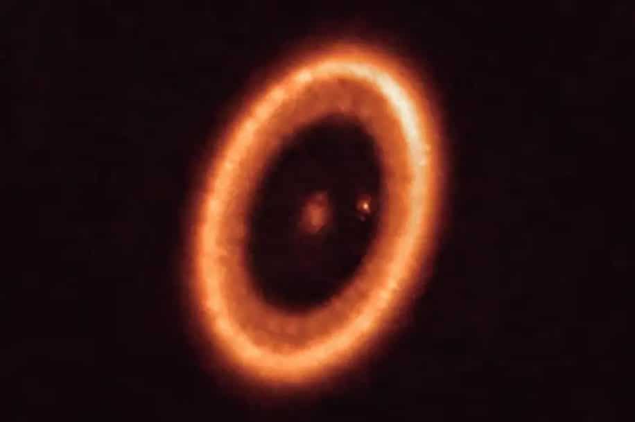 astronomes detectent disque permettant formation lunes autour exoplanete
