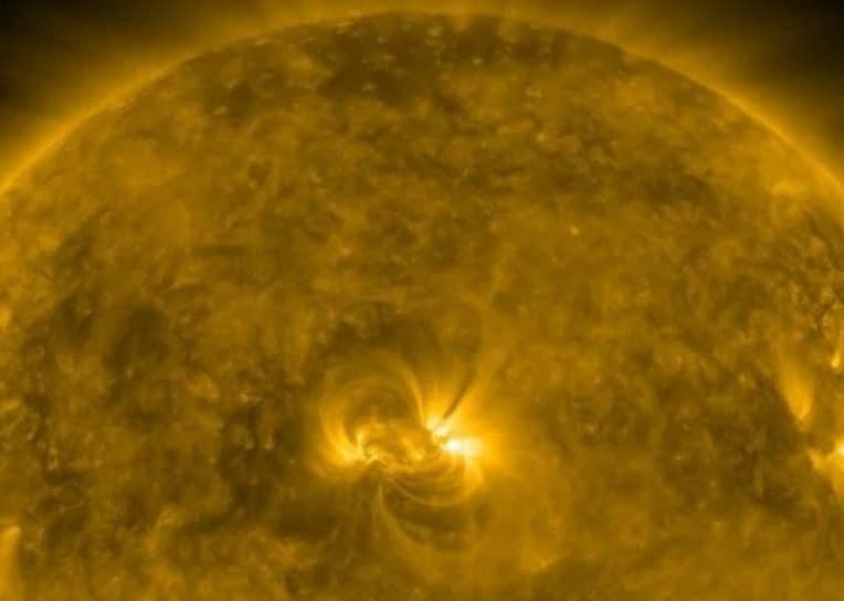 éruption solaire puissante classe X