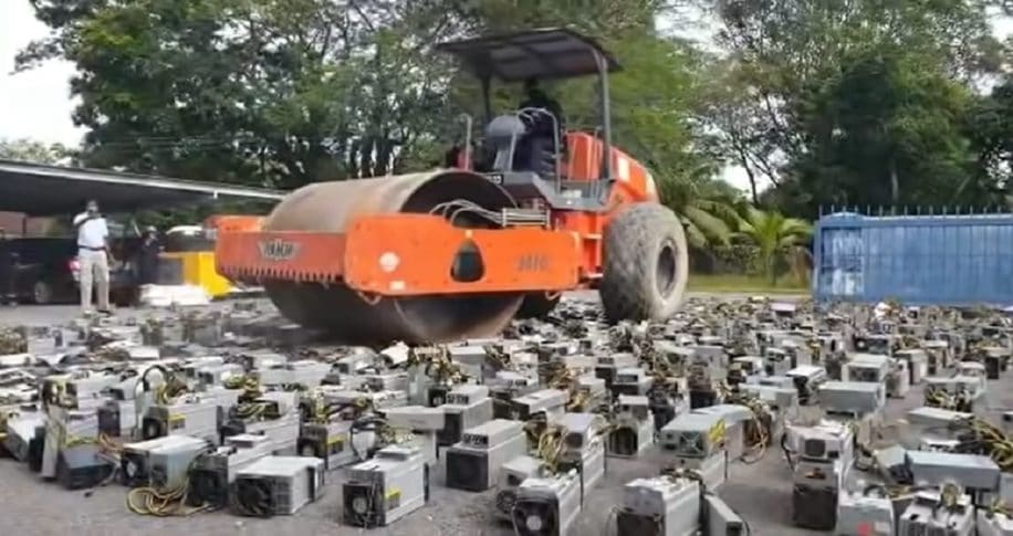 police malaisienne detruit 1069 rigs minage