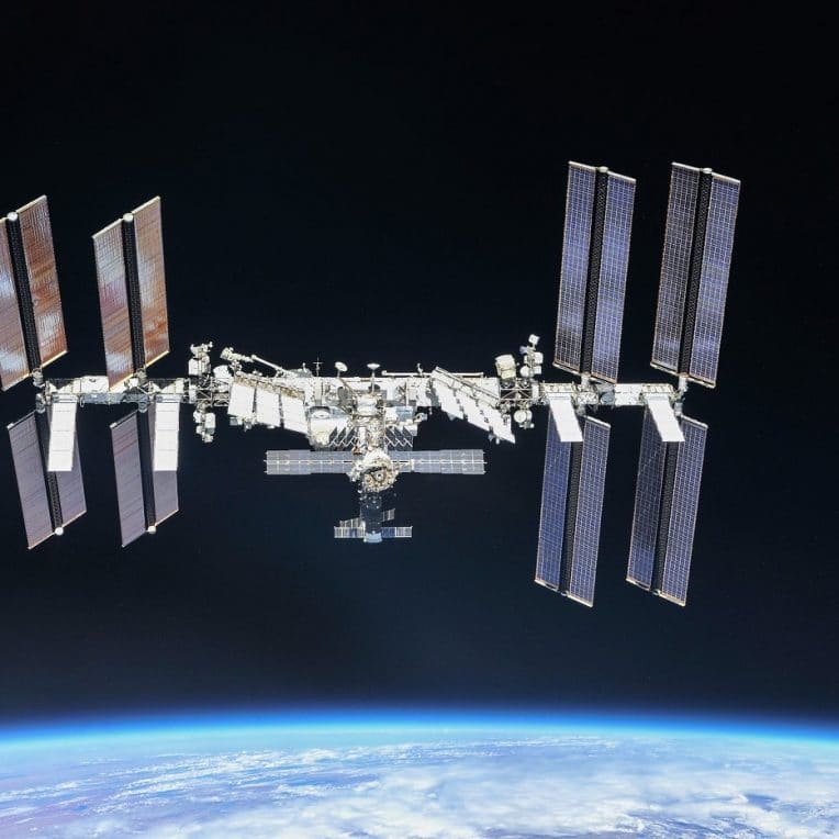 nouvelles fissures detectees station spatiale internationale
