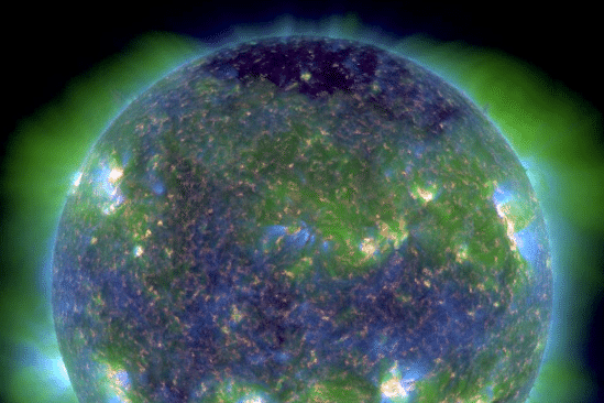 tempete geomagnetique en cours avec aurores boreales visibles-latitudes inhabituelles