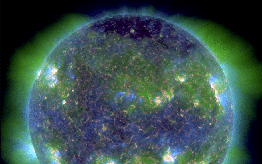 tempete geomagnetique en cours avec aurores boreales visibles-latitudes inhabituelles