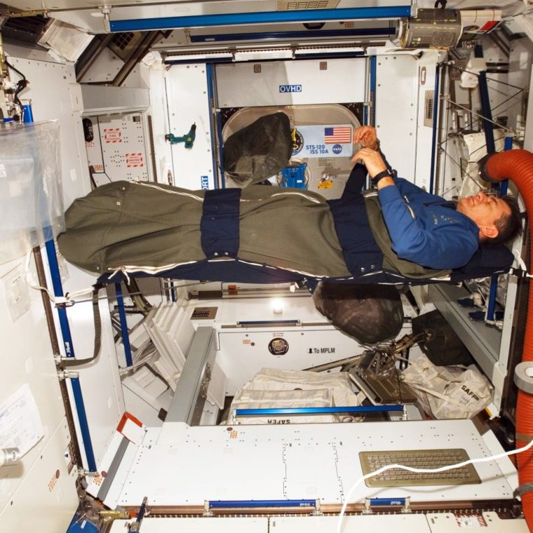 sommeil dormir dans l'espace