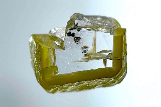 nouveau mineral piege diamant profondeurs