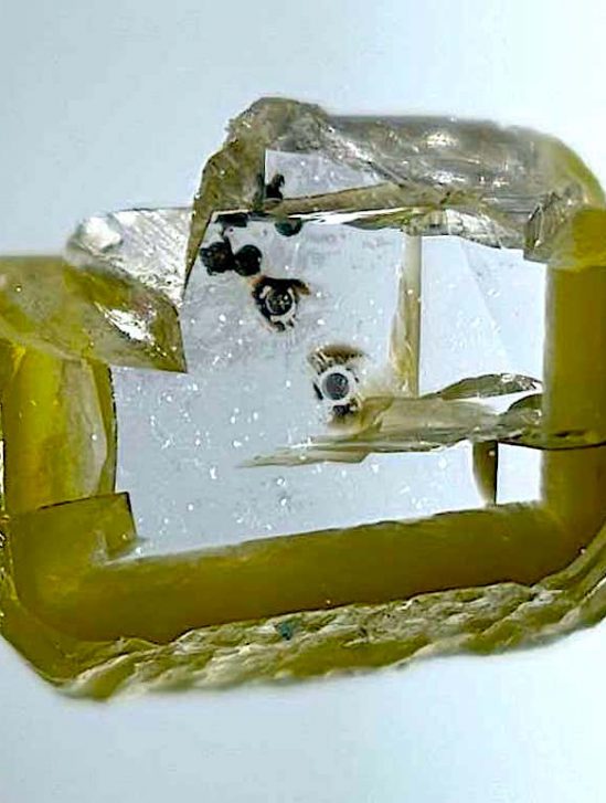 nouveau mineral piege diamant profondeurs