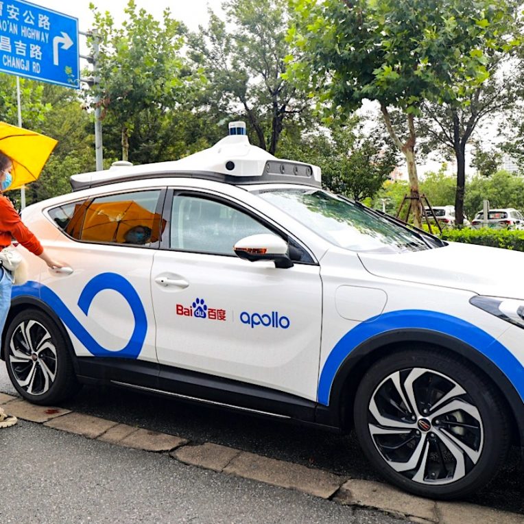 premiers taxis sans chauffeur pekin