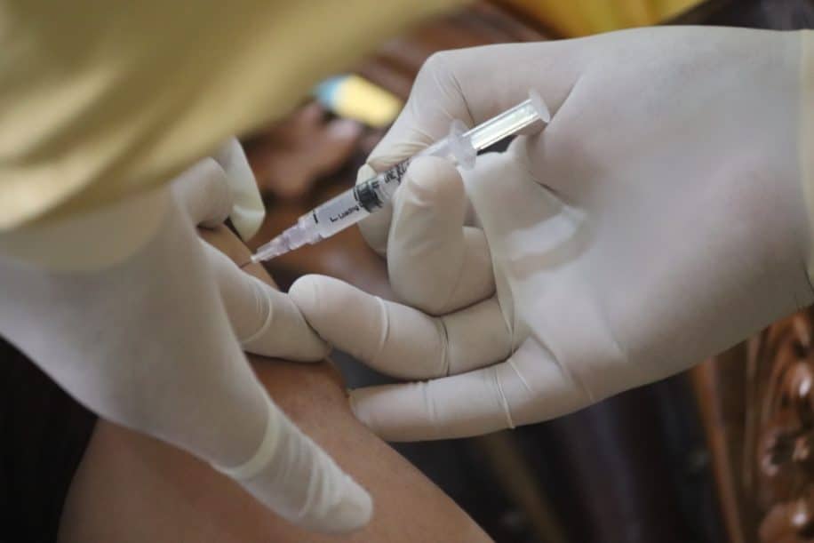 efficacité vaccins variant omicron