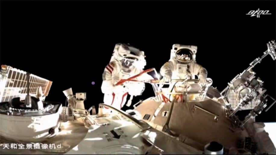 elon musk accuse par chine mettre en danger station spatiale