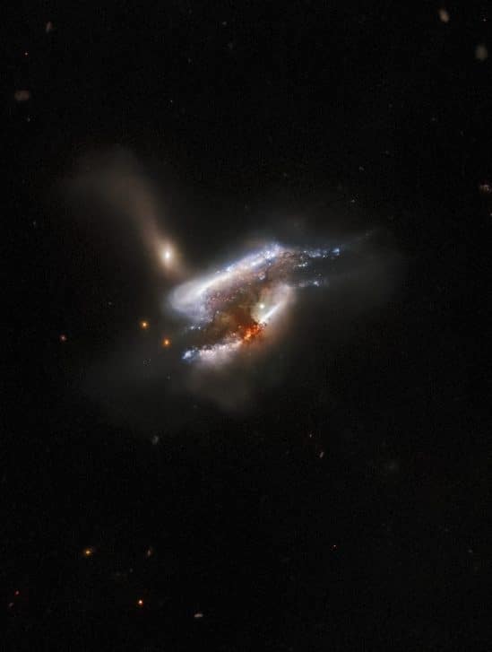 Hubble fusion trois galaxies