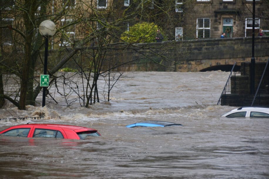 augmentation catastrophes autodestruction humanité