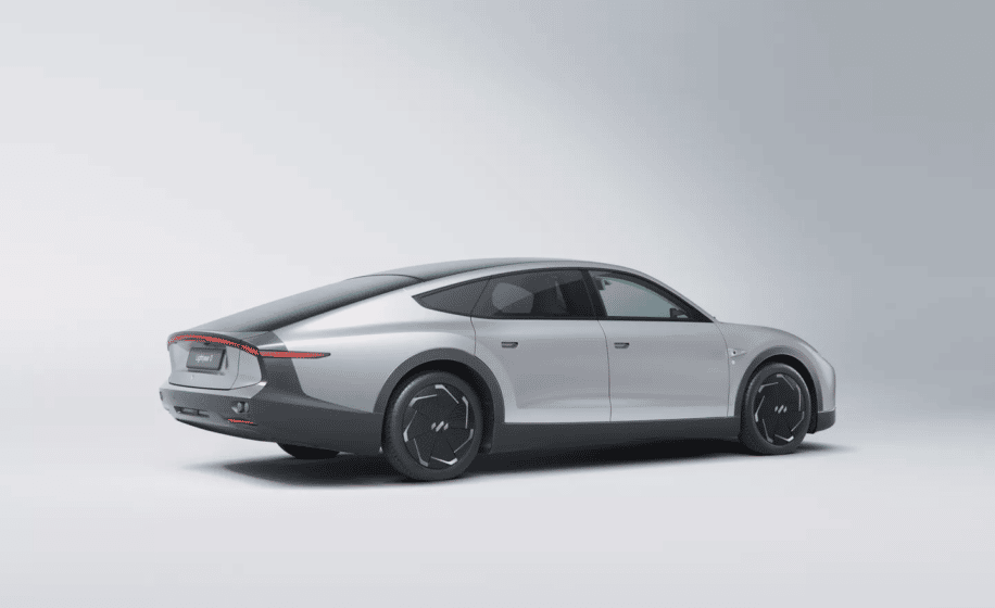 lightyear 0 voiture 70km jour énergie solaire