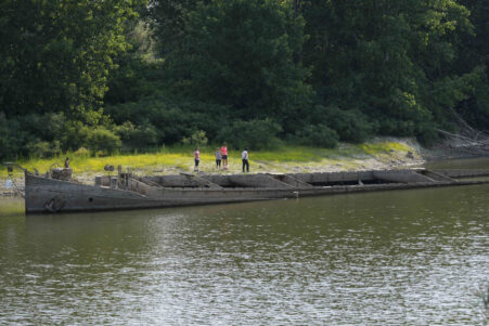 sécheresse fleuve pô barge guerre