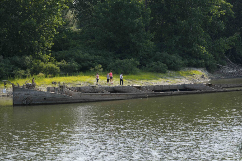 sécheresse fleuve pô barge guerre