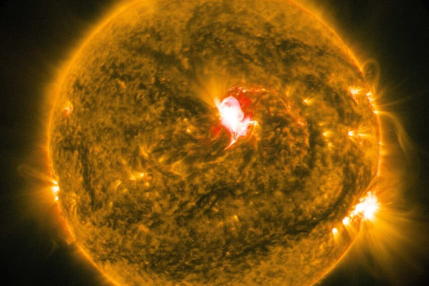 tache solaire géante