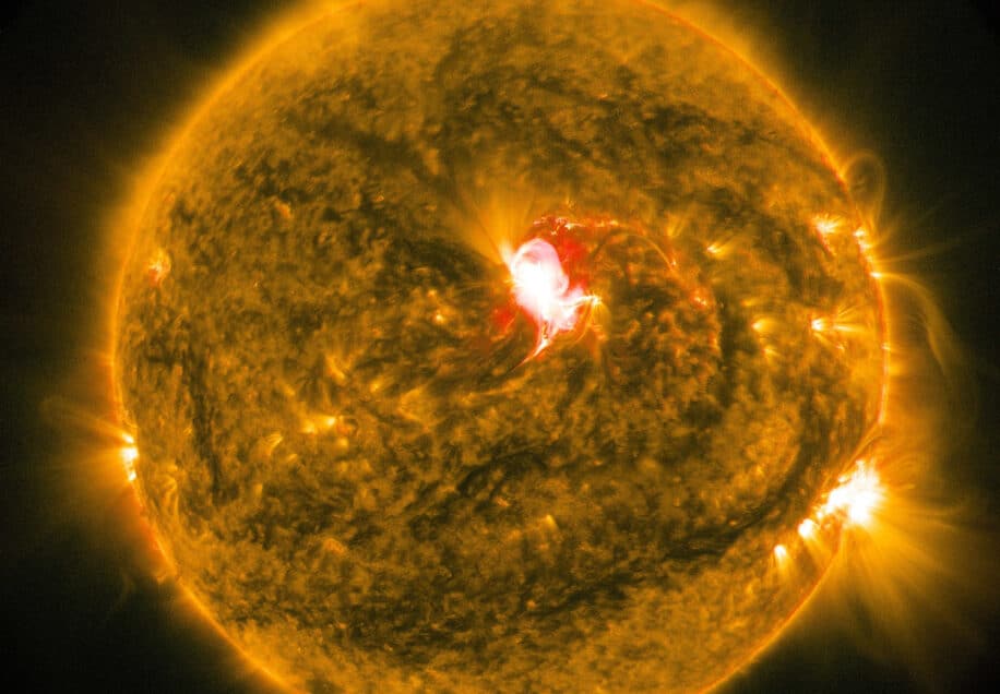 tache solaire géante
