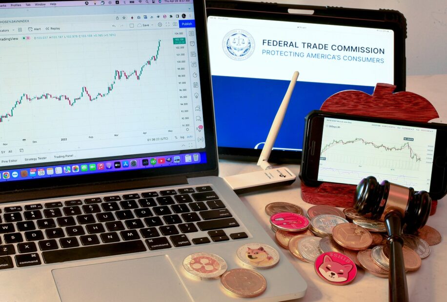 accuse delit initie responsable coinbase tente fuir pays