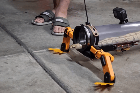 youtubeur fabrique exosquelette rendre pattes serpent