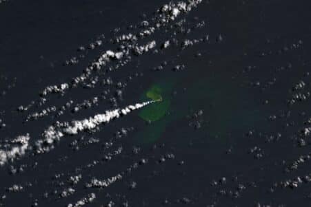 nouvelle ile emerge pacifique eruption home reef