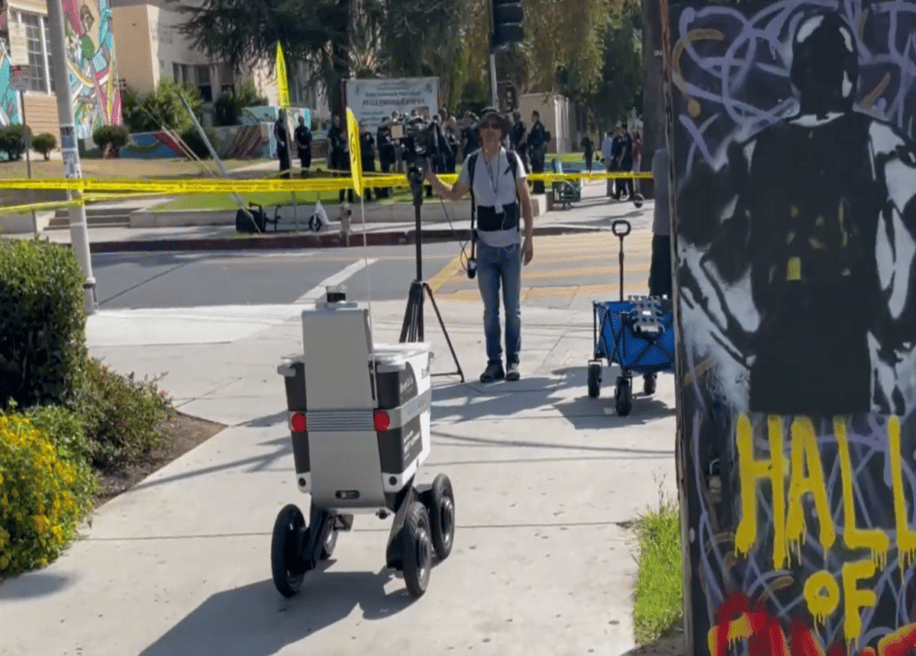 robot serverobotics scene de crime