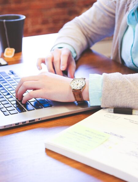 semaine quatre jours testee 3300 employes prouve efficacité
