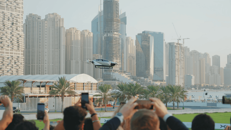 nouvelle voiture volante chinoise xpengx2 survole dubaï