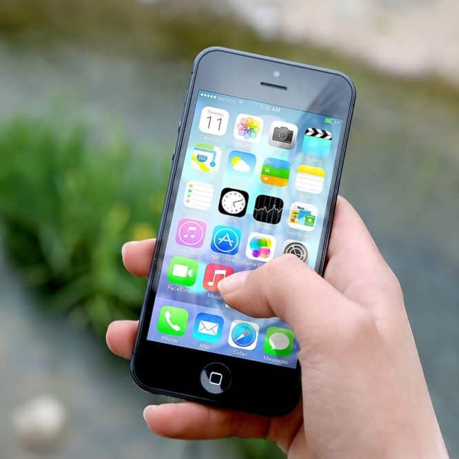 dependance smpartphone estime de soi