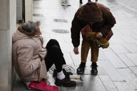 influence perception classe sociale compassion