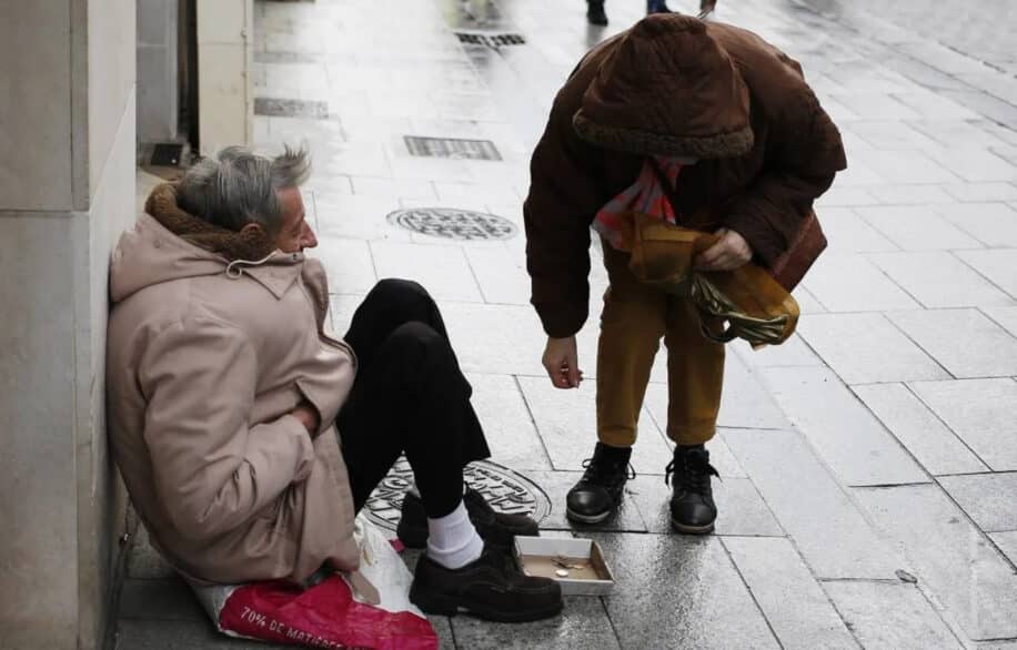 influence perception classe sociale compassion