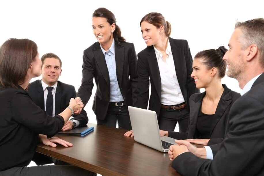 femmes emplois sociaux prestigieux