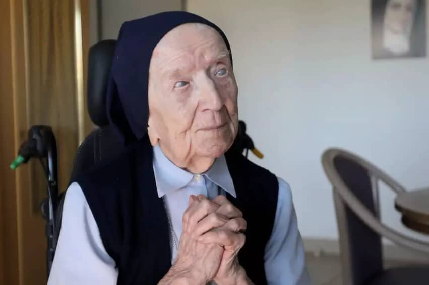 décès doyenne humanité 119 ans soeur André