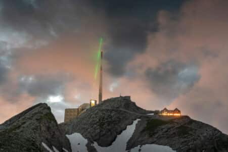 déviation éclairs foudre faisceau laser