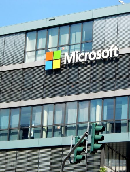 microsoft annonce suppression 10000 postes