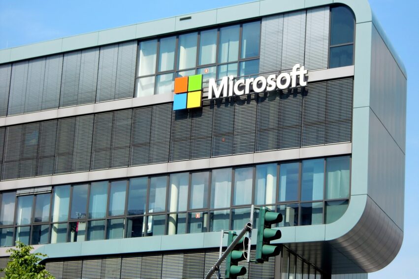 microsoft annonce suppression 10000 postes