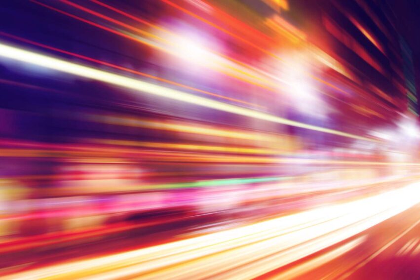 vitesse lumiere trois dimensions temporelle une spatiale couv