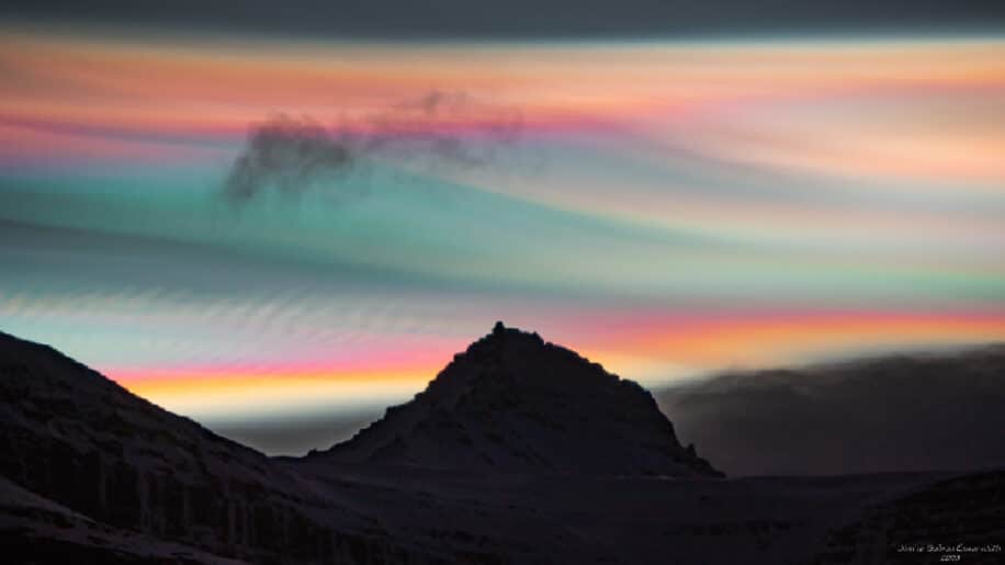 nuage arc en ciel irise cercle polaire arctique rare couv