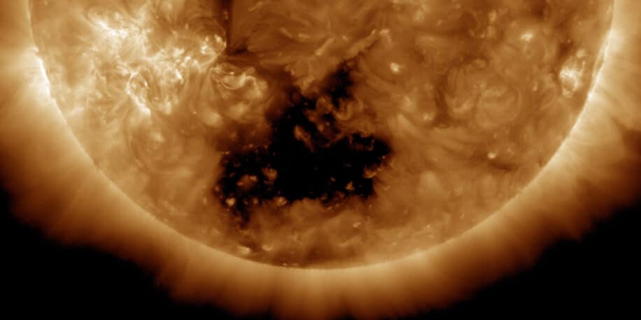 eurption solaire origine pertes starlink